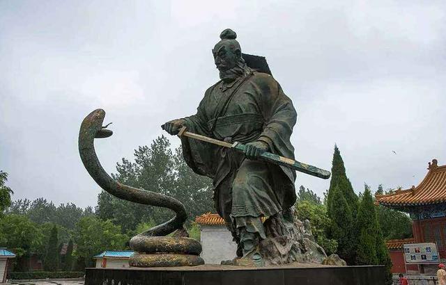经典传奇之灵异事件蛇:神话中除了白娘子，还有什么关于蛇的故事？