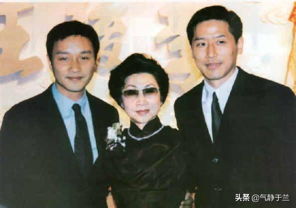 唐鹤德现在在做什么:是哥哥张国荣爱唐鹤德多，还是唐先生爱哥哥多些？