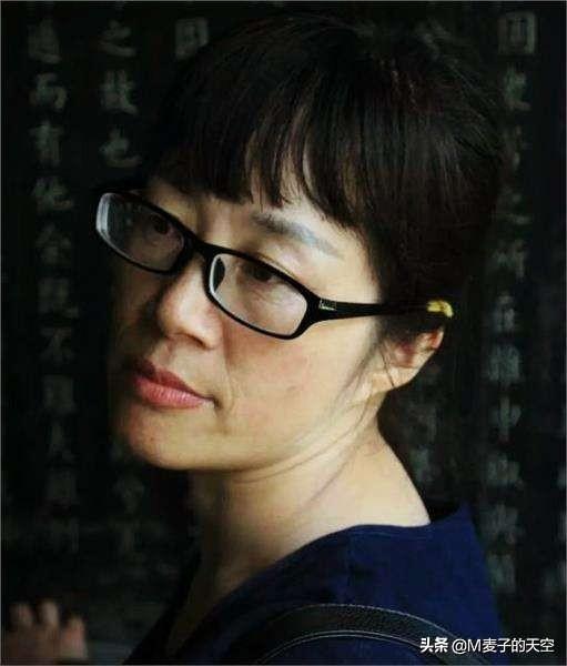 《穿过大半个中国去睡你》一诗备受热议,有人称作者为“下半身写作”,你怎么看？
