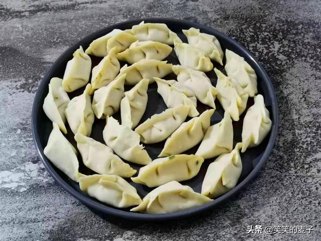 为了防止饺子粘皮:煮饺子不破皮的方法，您知道几种？饺子的风俗来历您知道吗？