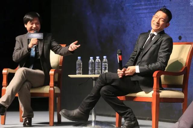 刘德华合影应采儿:雷军为何晒7年前与刘德华合照？