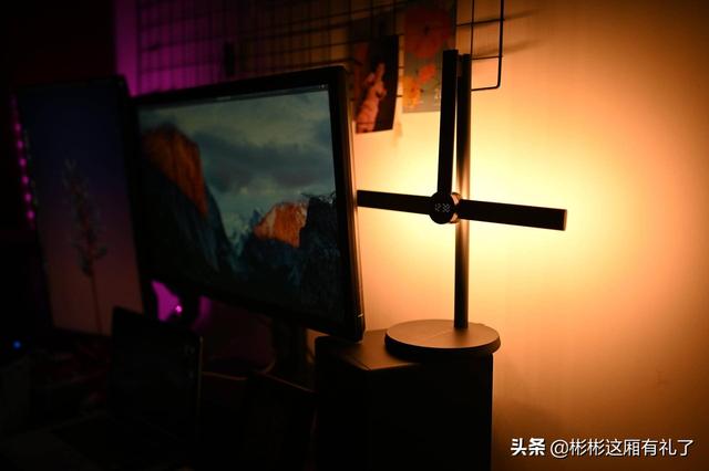 小彬彬前妻:家居展会上看到【EZVALO几光】，求问是个什么牌子？