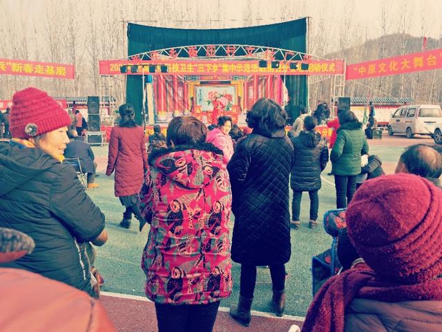 说说你家乡过年都有什么特色习俗？