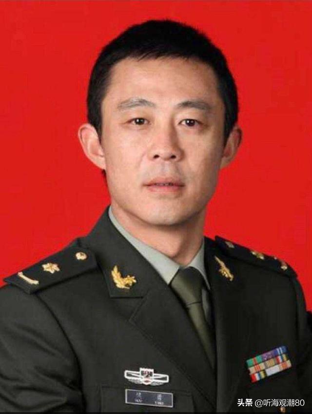 李幼斌和侯勇谁的职位高？