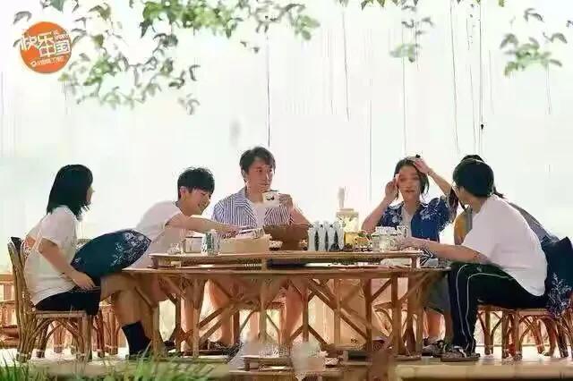 杜淳张嘉倪分手原因:为什么黄磊会带给观众一种高傲感