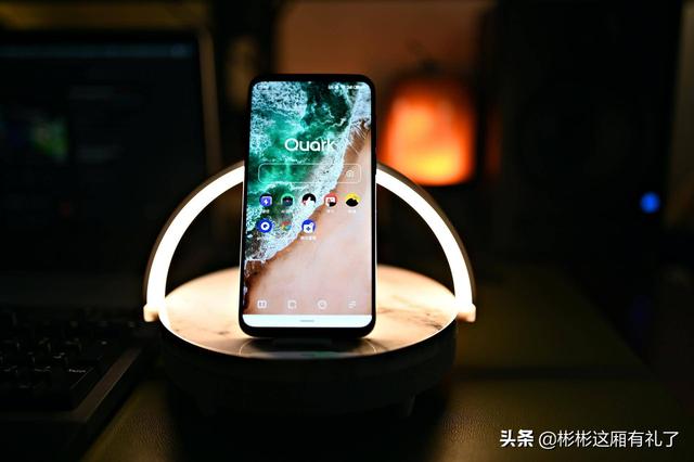 小彬彬前妻:家居展会上看到【EZVALO几光】，求问是个什么牌子？