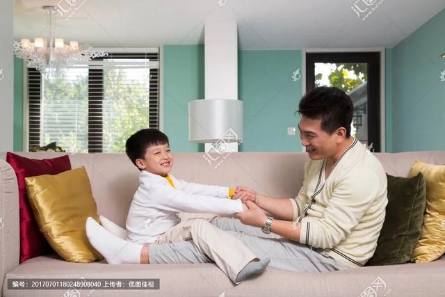 裸睡被父母发现,好尴尬啊,怎么办？