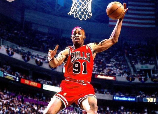 大虫罗德曼当年在公牛队场均只有5分，他为什么能和当年的乔丹皮蓬并称为三巨头？插图2