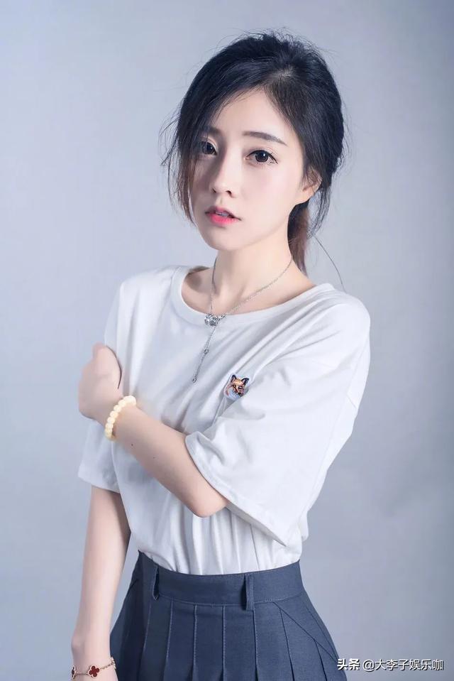 快乐大本营张韶涵:冯提莫哔哩哔哩首秀，十分钟礼物突破一千万你怎么看？