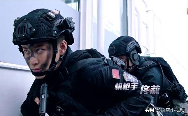 佟欣:如何评价《红海行动》里的女军人佟莉