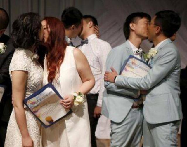 直男微信群:中国的男同性恋比例是不是特别高？在厕所都能看见留电话号码的？