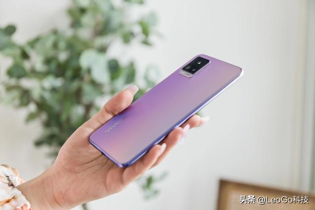 新年想要换一款手机,vivo手机有什么可以推荐不？