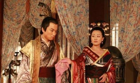 审其食:四月甲辰，汉高祖刘邦在长乐宫驾崩，为何四日不发丧？