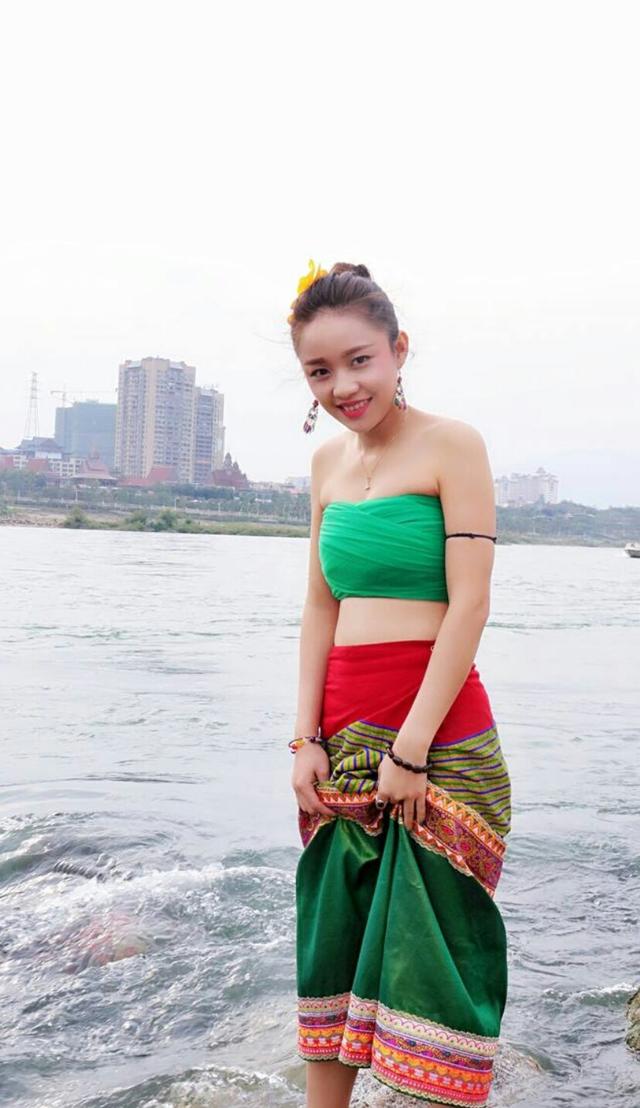 你最喜欢云南哪个少数民族的民族服饰，为什么？