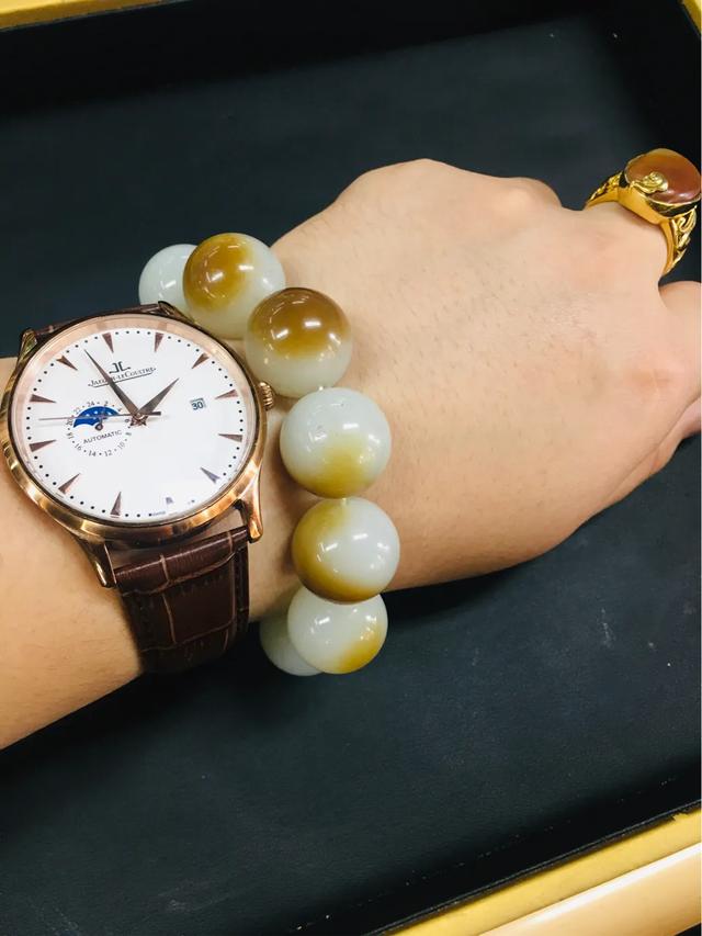 加工一个玉石吊坠的多少钱,小石头雕刻加工吊坠或者珠子多少钱？