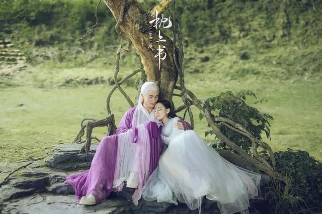 三生三世枕上书结局:《三生三世枕上书》要大结局了，跟十里桃花比你会更喜欢哪个？
