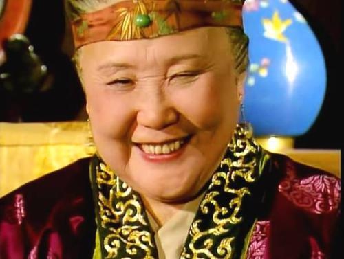 为什么红楼梦里的史家王家和薛家都往贾家嫁女儿