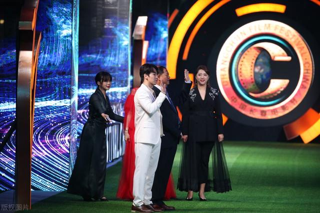 演员李亚林:如果要评选新时代22大影星，你觉得哪些人可以上榜？