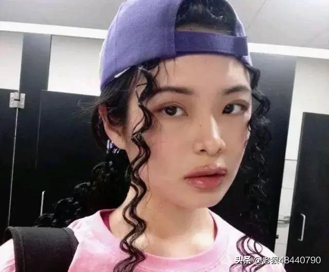 虐猫女:你觉得将来许可馨可能回中国工作吗？有愿意接收她的单位吗？