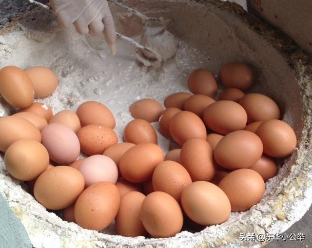 做变蛋的配方是多少，松花蛋加工厂的松花蛋制作方法、配料，详细的