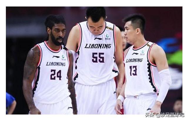 篮球即时比分:新疆主场大比分落后广东，出了什么问题