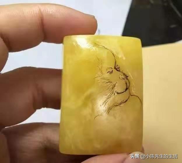 岫玉和翡翠哪个对身体好,为什么有些岫岩玉和玉髓比翡翠便宜、廉价？