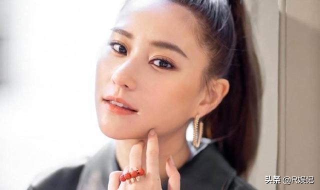 窦骁何超莲恋情:霍家二少霍启山：恋过章子怡，爱过何超莲，最