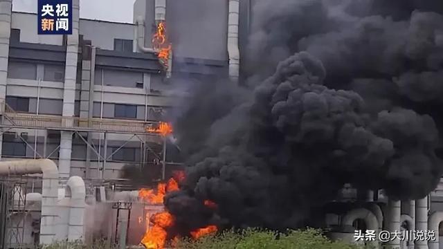 上海火灾事故:上海金山工厂火灾，导致6名员工2名消防员遇难，这怎么引起的？