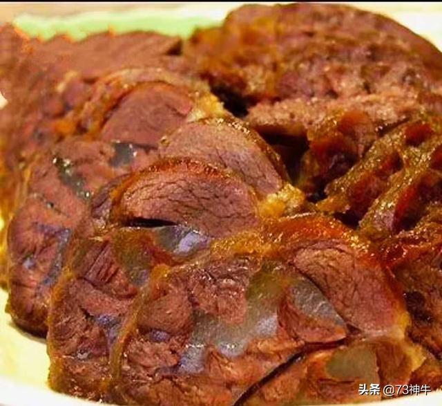一斤猪头肉能卤多少斤熟肉，超市里卖的卤好的十元一斤的猪头肉能吃吗