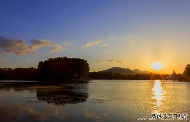 诗情画意的图片:夕阳有诗意，黄昏有美景，炊烟袅袅，如何拍摄眼前风光？