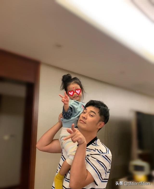陈赫被女儿围观:陈赫为什么现在很少拍戏，却转而活跃在小视频中