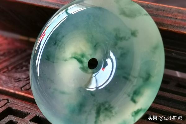 什么是玉的水头和种,翡翠种老和种嫩指的是什么？