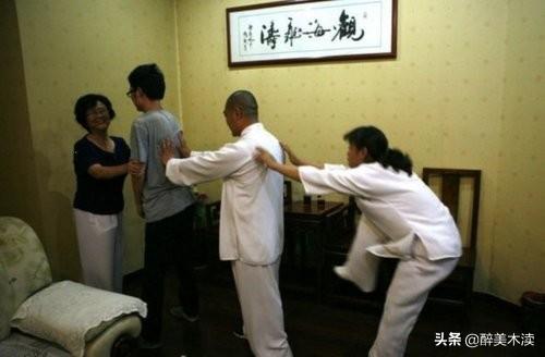 太极大师闫芳被揍:电鳗神功闫芳大师那样的正宗太极大师打败搏击高手很难吗