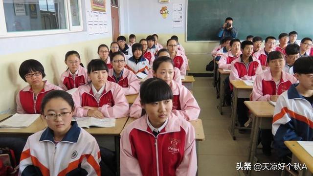刘欣回应二轮对话:初二学习中等，初三逆袭的概率大吗