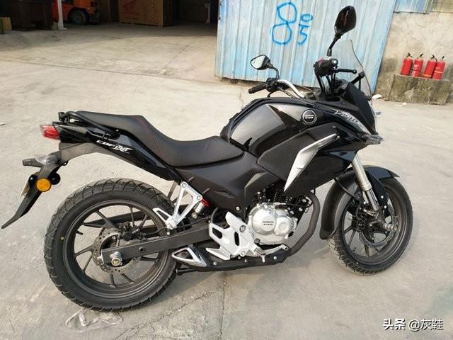 头条问答 - 60岁想买辆摩托车,五羊本田190x和豪爵铃木gz150哪个更