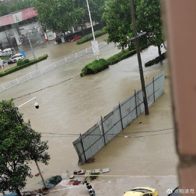 7.15新疆特大暴狱，历史上最大的雨有多大？说说你的亲身经历吧？