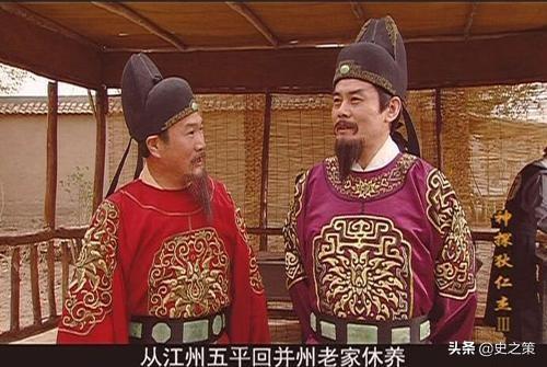 神探县令灵异事件:《神探狄仁杰》中，狄仁杰为什么会用曾泰这么蠢的官？