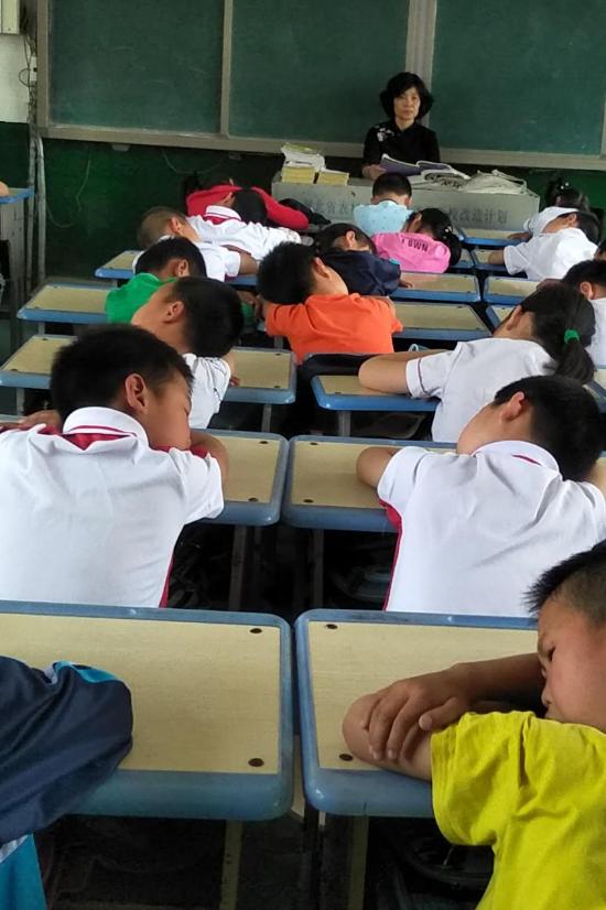 头条问答 - 初中生每天睡眠不足六小时该怎么办?