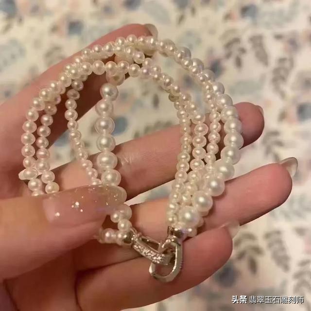 翡翠免费估价网站,翡翠手镯估价，拜托拜托？