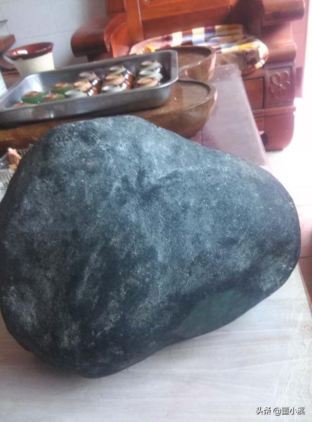 翡翠的雕刻工艺有哪些,如何从雕刻工艺上看玉雕作品好坏？