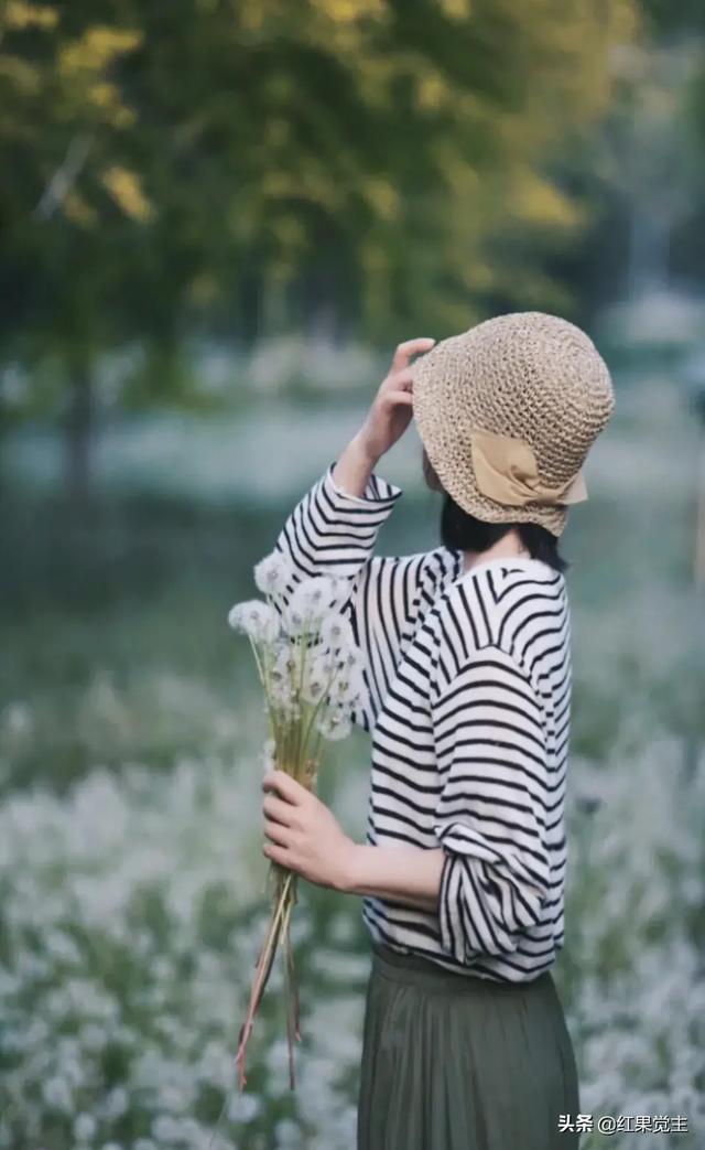 对于那些已经四十多岁依然不肯认老不肯服老的女人,你怎么看？