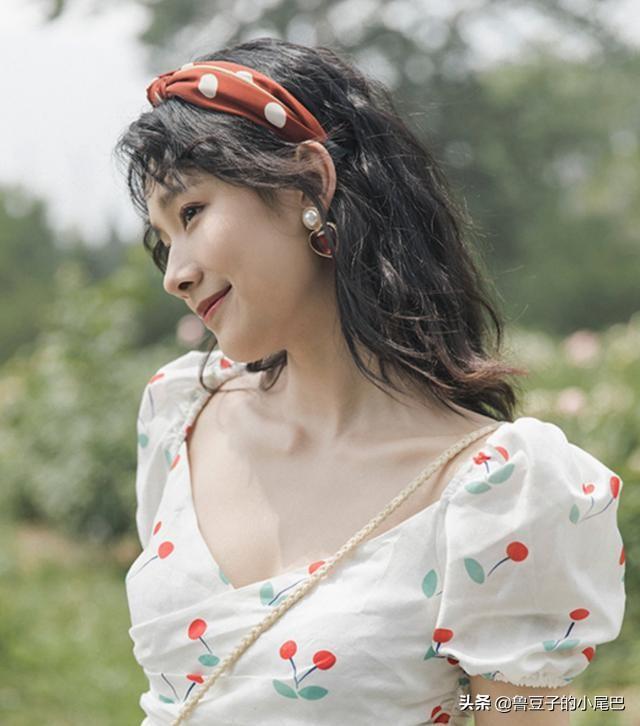 柳若馨:女演员姜妍的颜值并不是很高，她为何特招人喜爱
