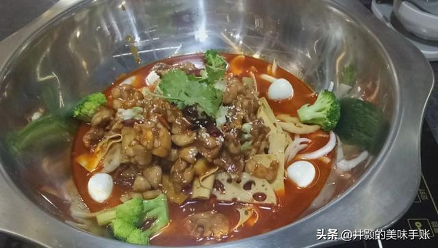 藏獒成火锅食材视频:我想问大家，我相信大家都吃过火锅，你觉得火锅有技术含量吗？ 藏獒沦为火锅