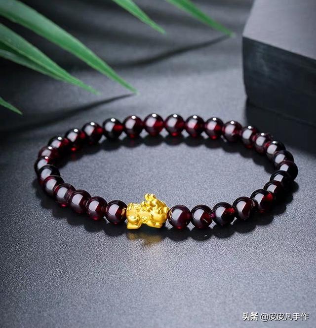 石榴石与什么搭配最好,石榴石能不能和翡翠一起佩戴？