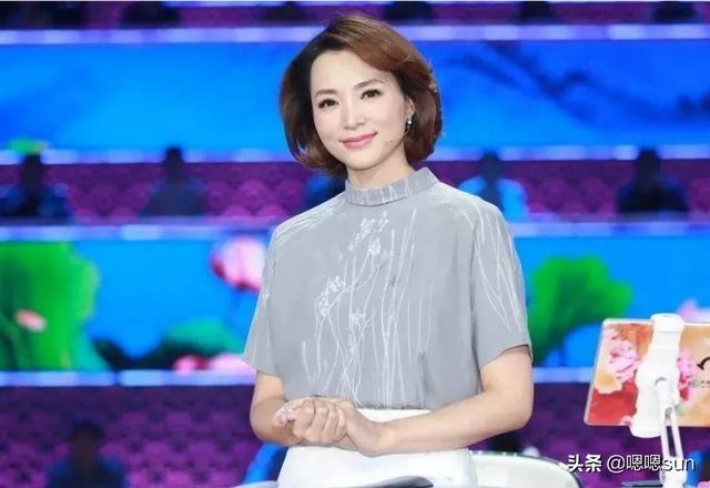 尹颂主持人:为什么《中国诗词大会》节目主持人董卿被换掉了