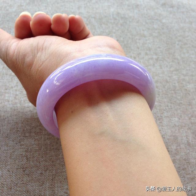 怎么判断翡翠已经戴活了,翡翠玉镯有裂缝戴久了会自动愈合吗？