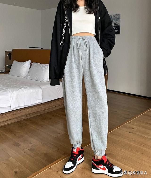 灰色卫裤配什么鞋子?灰色卫裤配怎么配,这些您不知道-个人经验分享