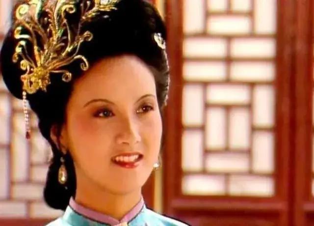 求苏格兰折耳猫的小说txt:《红楼梦》中抄检大观，为什么凤姐会提出不抄宝钗住的蘅芜苑呢？