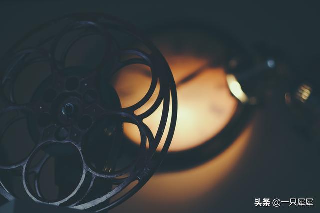 你更喜欢哪种喜剧,开心麻花拍《夏洛特烦恼》的那种还是《穿普拉达的女王》那种？