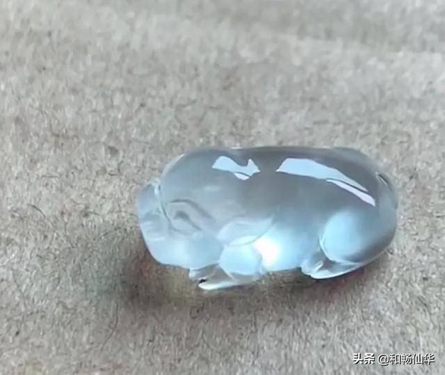 体寒的人戴翡翠好还是玉好,女性戴和田玉好还是翡翠好？